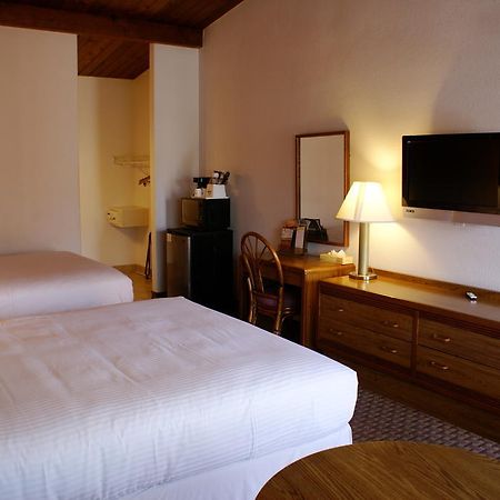 Days Inn Harbor View Сан-Диего Экстерьер фото