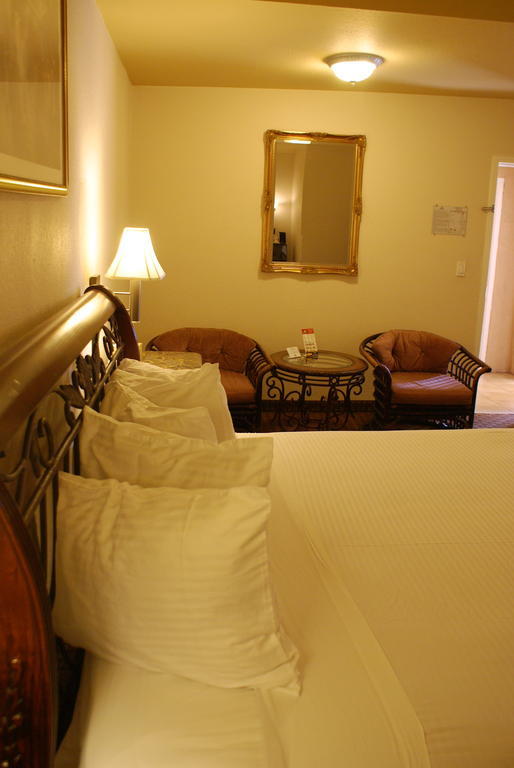 Days Inn Harbor View Сан-Диего Экстерьер фото
